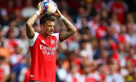 Arsenal sẽ bán Ben White nếu chiêu mộ thành công Konsa