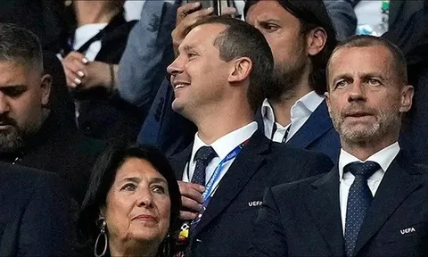 FIFA sa thải quan chức cấp cao vì chỉ trích Gianni Infantino