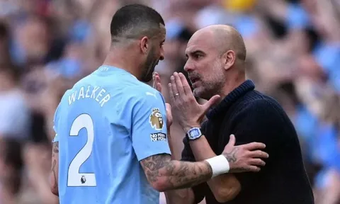 Pep Guardiola rơi nước mắt khi cãi vã với Kyle Walker