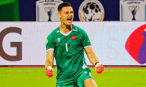Lê Giang Patrik hóa 'lá chắn thép' trong khung gỗ tuyển Việt Nam