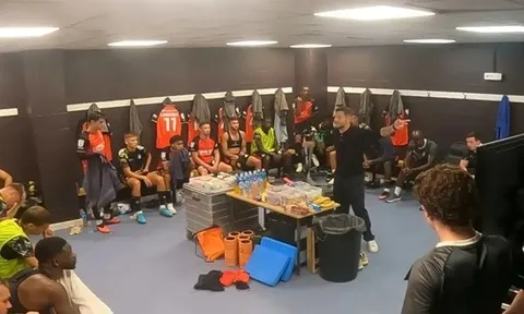 Jack Wilshere nổi trận lôi đình giúp Luton thắng ngược