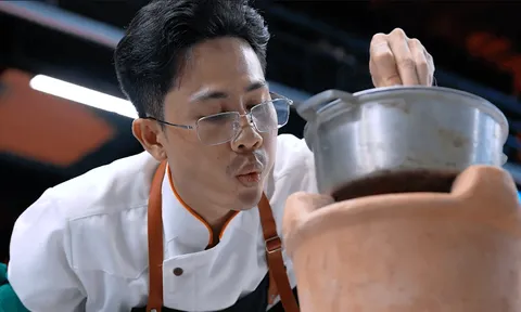 Mang nồi cơm gang khoai lang đạm bạc vào Top Chef, đầu bếp nhận cơn mưa lời khen