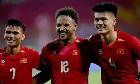 Xuân Son và Quang Hải lập kỷ lục sau chiến thắng Malaysia