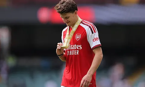 Đã có Tzolis, Arsenal cần gì Barcola?
