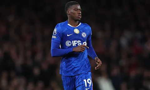 Chelsea cân nhắc rao bán trung vệ Mamadou Sarr