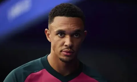 Trent Alexander-Arnold và cơ hội đổi đời dưới trướng Jose Mourinho