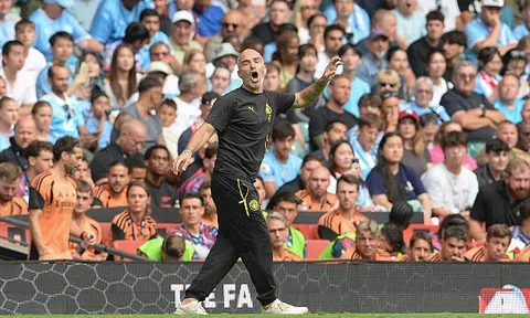 Paul Merson gạch tên Man City và MU khỏi cuộc đua vô địch