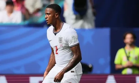 Ezri Konsa là 'bảo hiểm' cho tham vọng của Arsenal