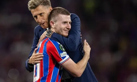 HLV Palace lên tiếng xác nhận tương lai Adam Wharton