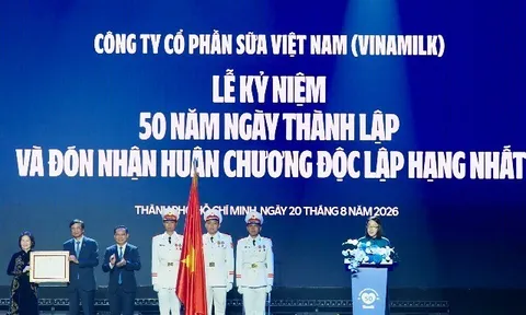 Vinamilk đón nhận Huân chương Độc lập hạng Nhất tại dấu mốc 50 năm
