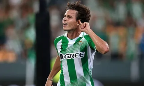 Real Betis vượt ải Real Sociedad nhờ khoảnh khắc Riquelme