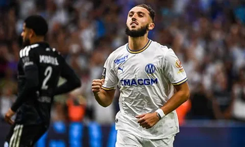 Thẻ đỏ tai hại, Strasbourg vỡ trận 0-4 trước Marseille
