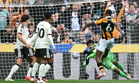 Thua trắng Hull 0-2, Man Utd đón ác mộng vòng 1