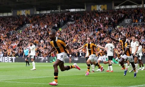 Hull City thổi bay MU nhờ bài đánh thể lực