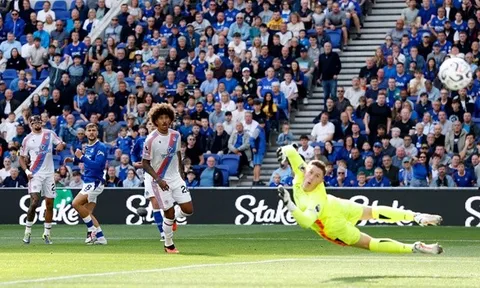 Everton đánh bại Crystal Palace để chiếm ngôi nhì bảng
