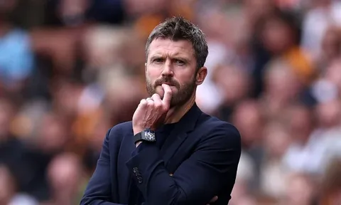 Gáo nước lạnh cho tham vọng của Michael Carrick tại Man Utd