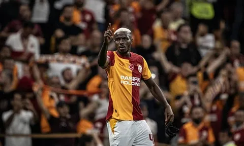 Gặp khó vụ Martinez, Barca chuyển hướng sang Osimhen