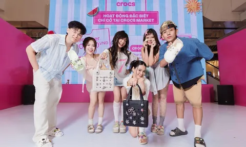 Crocs mang đến khu chợ mùa hè Glad You Noticed: Khi sự thoải mái trở thành dấu ấn phong cách