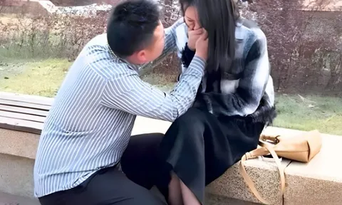 Khoảnh khắc mẹ chồng bật khóc khi biết con dâu bị bệnh khó có con, không ngờ người bà trách lại là con trai