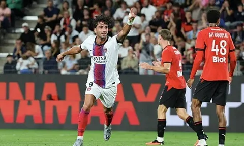 PSG hòa hú vía Rennes trong ngày Torres ra mắt