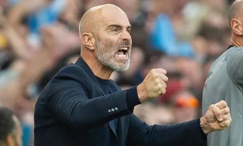Man City thắng ngược nhưng chưa thoát bóng Pep Guardiola