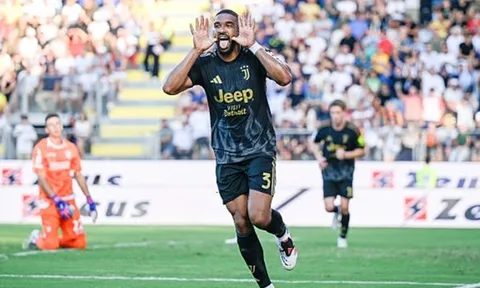 Juventus thắng nhọc Frosinone nhờ dấu ấn Bremer