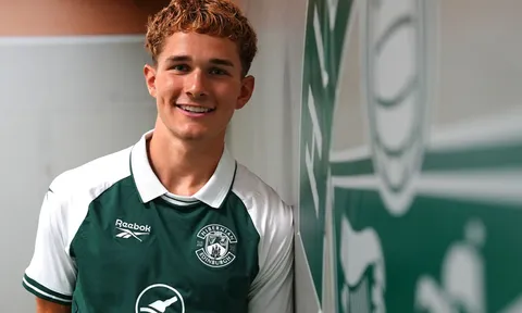 Jacob Devaney chia tay MU, cập bến Hibernian