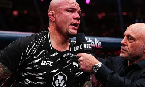 Anthony Smith lên tiếng sau loạt cáo buộc nghiêm trọng: "Bản lĩnh bộc lộ trong hỗn loạn"