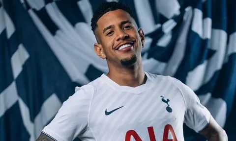 CHÍNH THỨC: Tottenham chiêu mộ thành công Savinho từ Man City