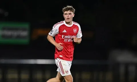 "Ngọc quý" Ceadach O'Neill từng từ chối Liverpool để chọn Arsenal