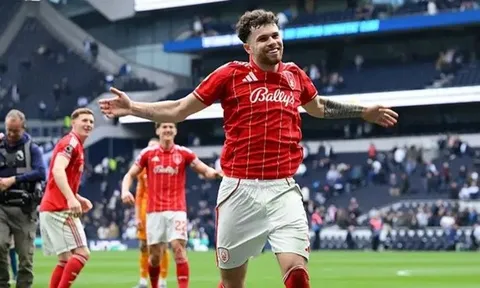 Forest đóng sập cánh cửa chiêu mộ Neco Williams của Tottenham
