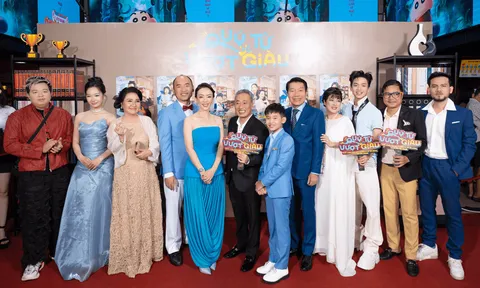 Thu Trang xuất hiện tại thảm đỏ sau tai nạn vùng mặt