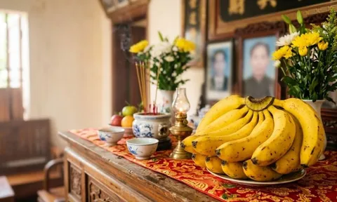 Vì sao nhiều người kiêng đặt chuối lên bàn thờ vào Rằm tháng 7?