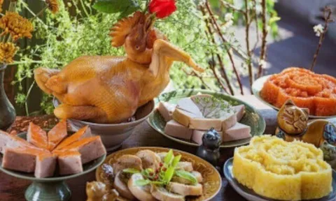 Văn khấn cúng Rằm tháng 7 "cô hồn" năm Bính Ngọ, 5 thứ cần hạ gấp khỏi bàn thờ trước khi dâng hương để may mắn, tài lộc