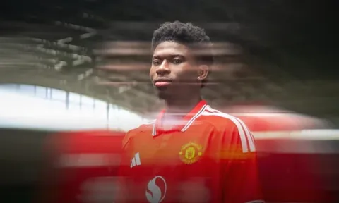 CĐV hối thúc Man Utd mua thêm tân binh sau Baleba