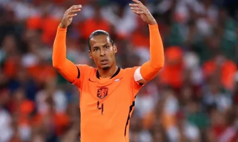 Xavi tiết lộ cuộc đối thoại đầu tiên với Virgil van Dijk