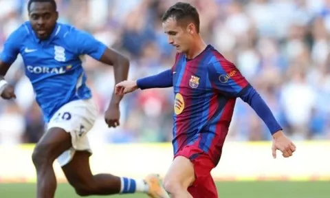 Barca giảm giá Casado, RB Leipzig tích cực đàm phán