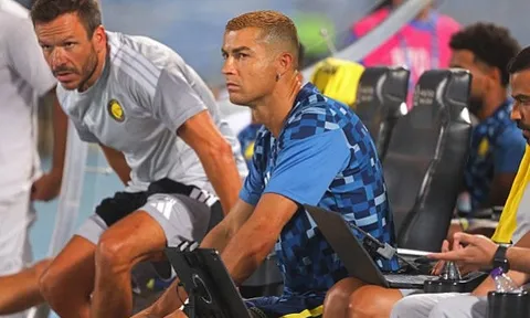 Cristiano Ronaldo phản ứng gắt khi bị thay ra