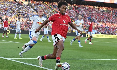 Zirkzee nắm giữ chiếc chìa khóa chuyển nhượng của Man Utd