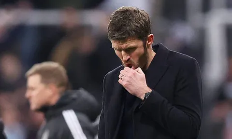 Huyền thoại Man Utd: Tuần trăng mật của Carrick đã hết