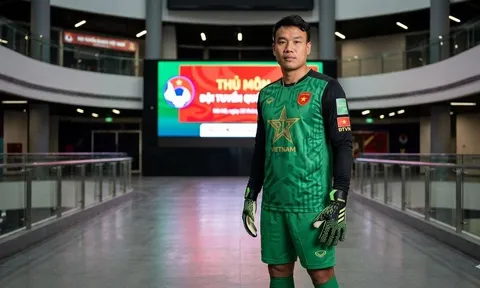CĐV Việt Nam hài hước "nhập tịch" cho thủ môn Thái Lan