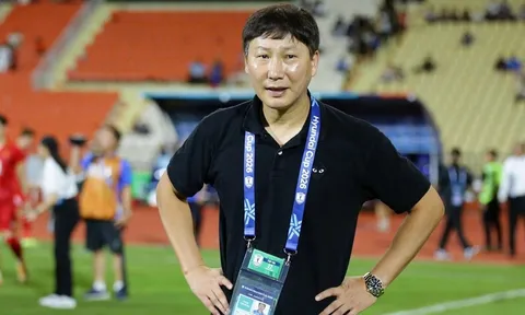 Báo Hàn ca ngợi phép màu của HLV Kim Sang Sik