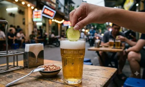 Vì sao nên cho một lát chanh vào cốc bia tươi?