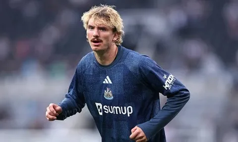 Newcastle United từ chối bán Nick Woltemade cho Forest