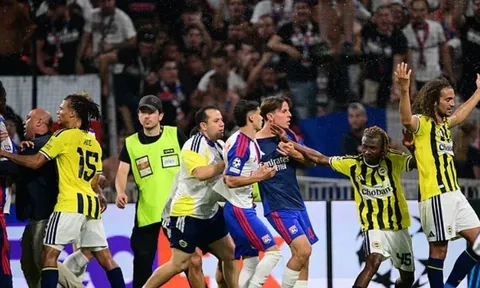 Guendouzi giơ ngón tay giữa, châm ngòi hỗn chiến ở Champions League