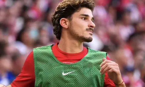 Arsenal sẵn sàng gán bộ đôi tiền đạo để mua Alvarez