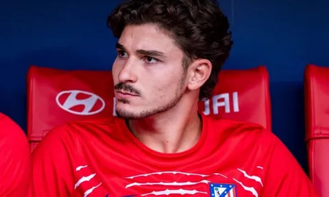 Bế tắc với Alvarez, Arsenal được tiến cử "chiến binh" thay thế