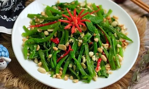 Loại rau nào có nguy cơ "ngậm" hóa chất, lại chứa ổ ký sinh trùng nhưng người Việt ưa dùng, khi ăn cần lưu ý điều này?