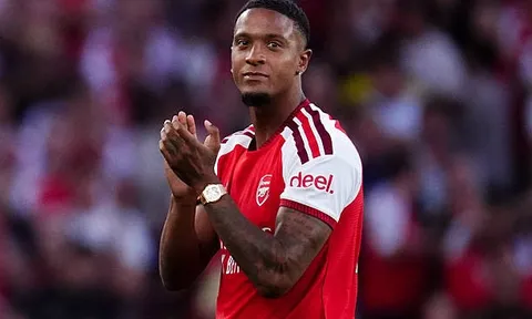 Arteta xác nhận Konsa sẵn sàng đá trận ra mắt Arsenal