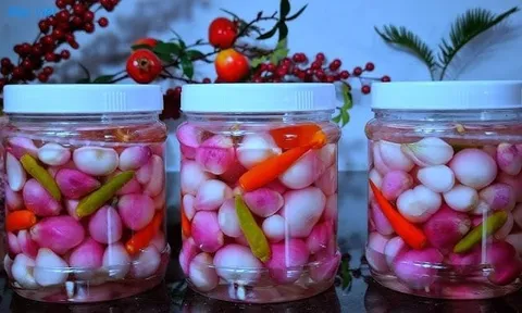 Cách ngâm hành tím giòn ngon, hết hăng